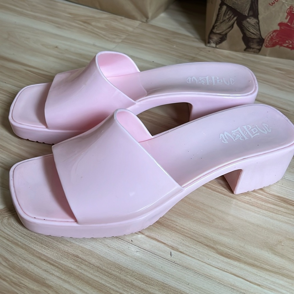 Pink jelly sandals